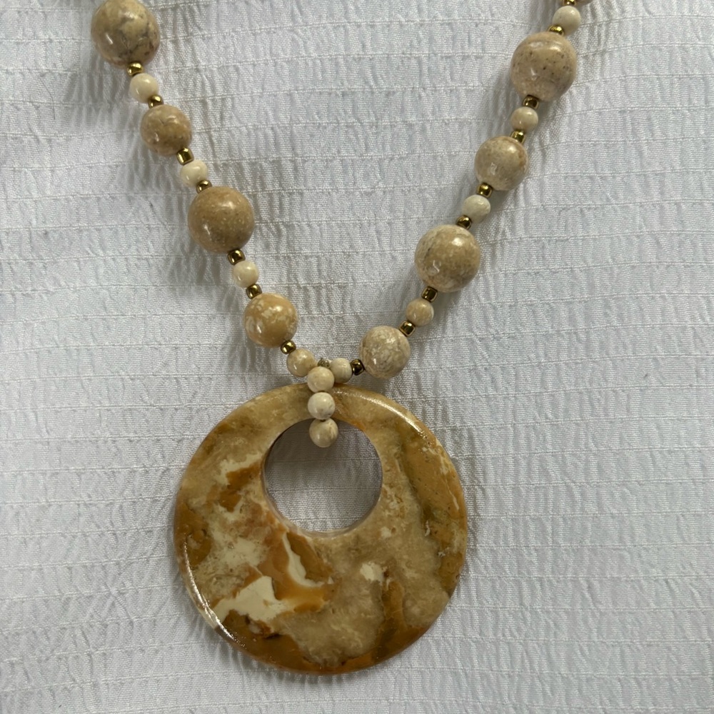 Beautiful beaded necklace (THRIFTED/VINTAGE) Do not know original brand or price